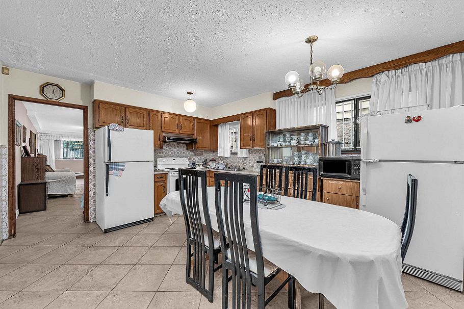 3112 E 1st Avenue Vancouver, BC - 20