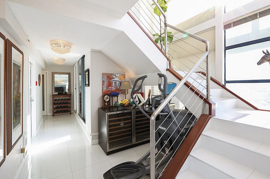 PH 1268 W Broadway Vancouver, BC - 17