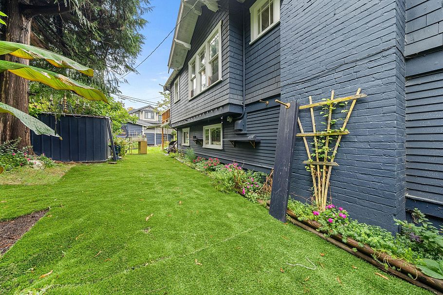 2027 W 44th Avenue Vancouver, BC - 6