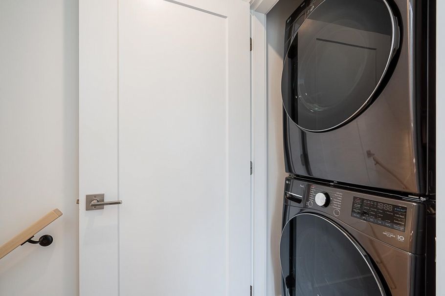 1 1816 E 3rd Avenue Vancouver, BC - 9