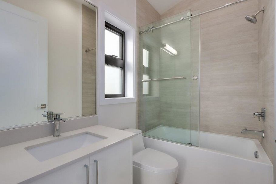 1 4257 Knight Street Vancouver, BC - 13