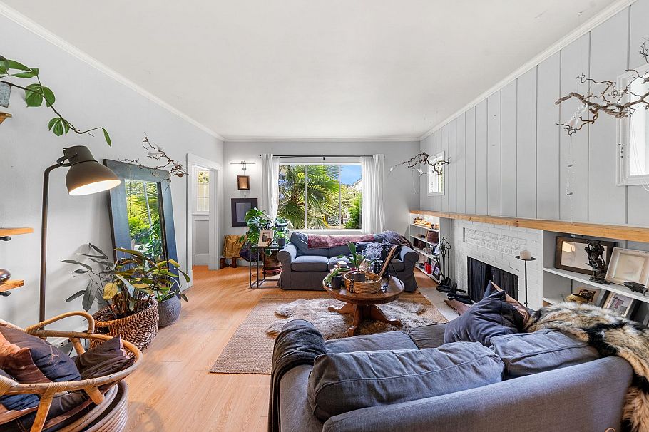 2027 W 44th Avenue Vancouver, BC - 8