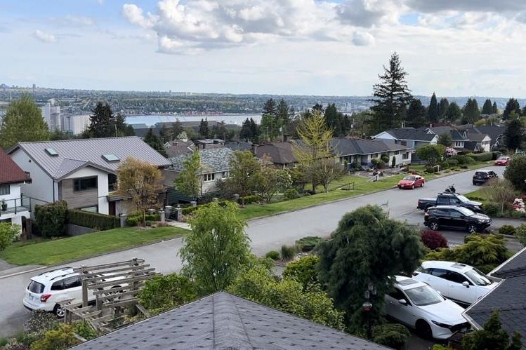 962 Whitchurch Street North Vancouver, BC - 35