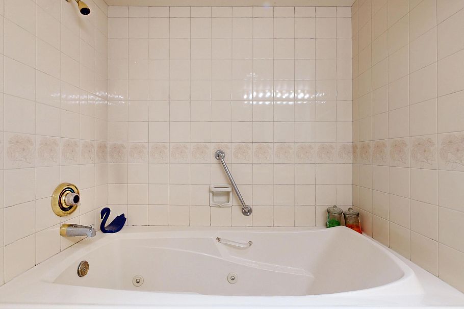 1005 995 Roche Point Drive North Vancouver, BC - 27