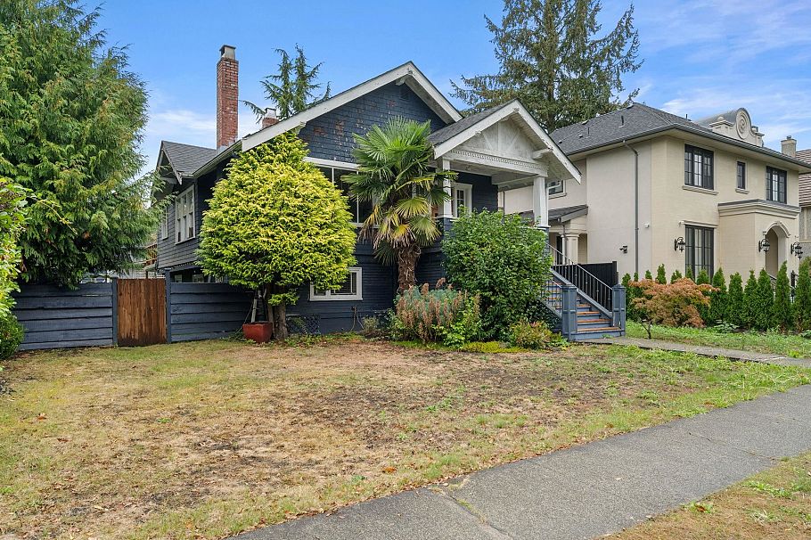 2027 W 44th Avenue Vancouver, BC - 23