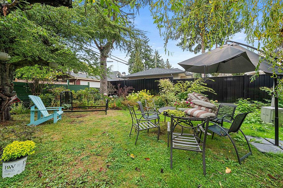 2027 W 44th Avenue Vancouver, BC - 25