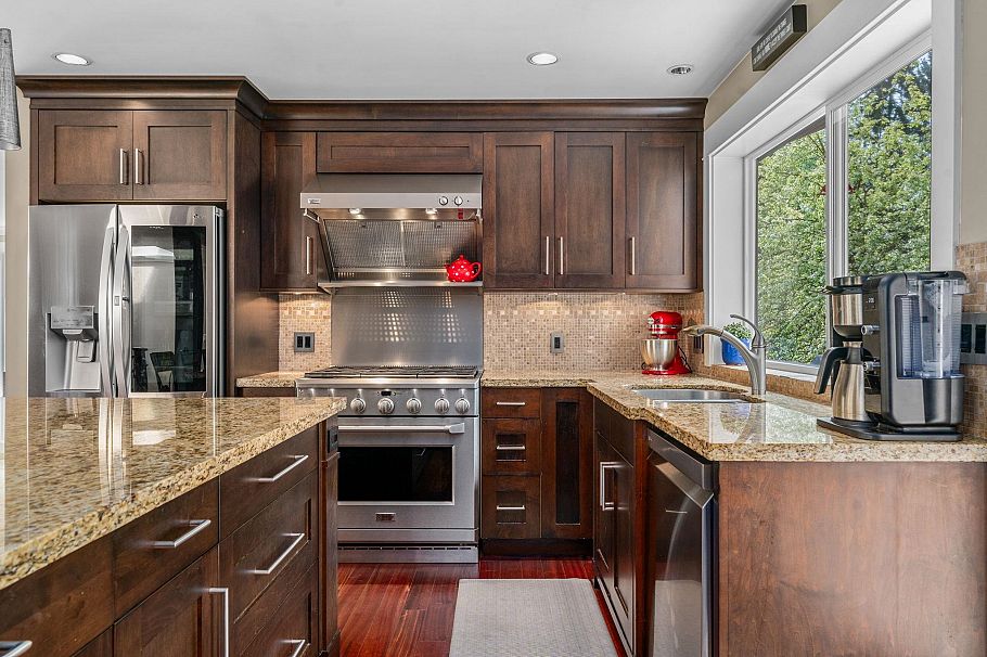 871 Fairway Drive North Vancouver, BC - 5