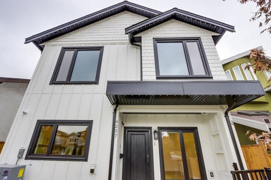 1 4257 Knight Street Vancouver, BC - 2