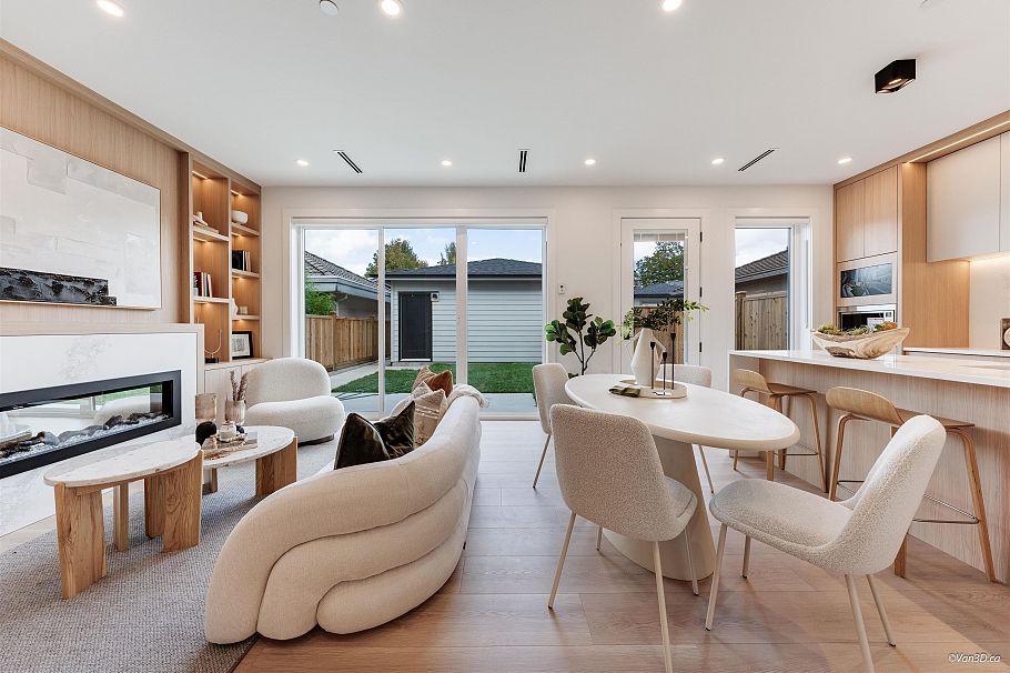 2 3121 E 46th Avenue Vancouver, BC - 3