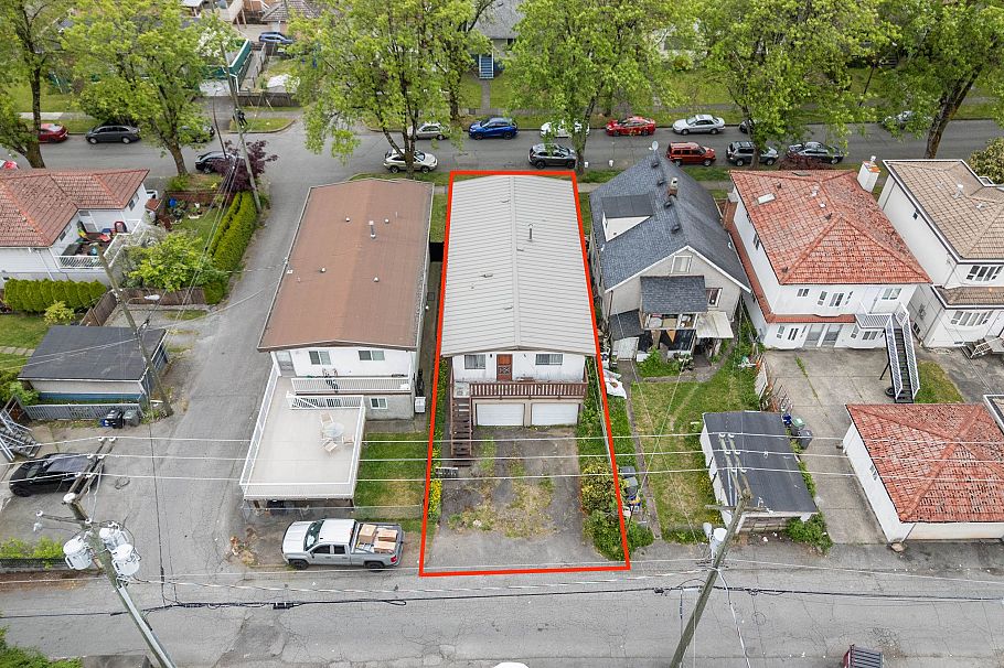 6966 Beatrice Street Vancouver, BC - 4