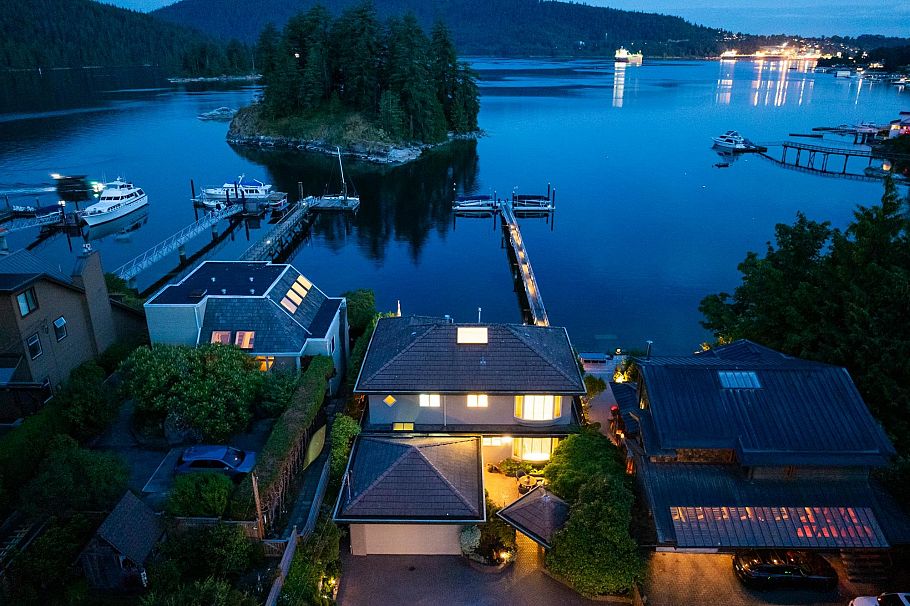 4625 Strathcona Road North Vancouver, BC - 1