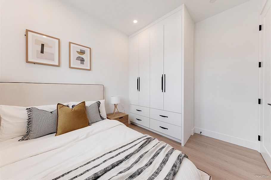 2 3121 E 46th Avenue Vancouver, BC - 18