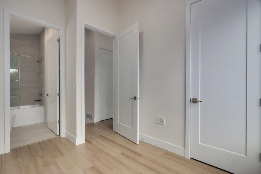 1 4257 Knight Street Vancouver, BC - 12