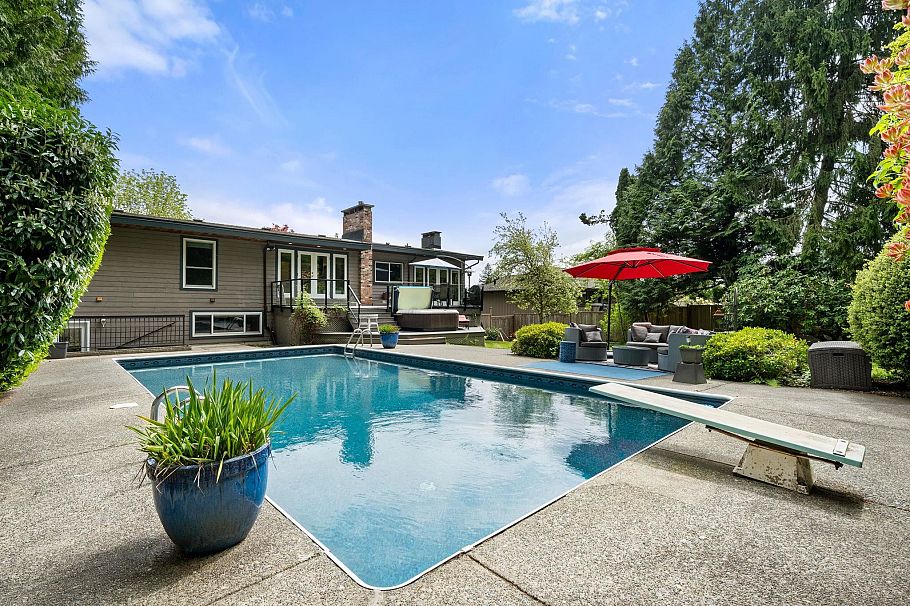 871 Fairway Drive North Vancouver, BC - 28