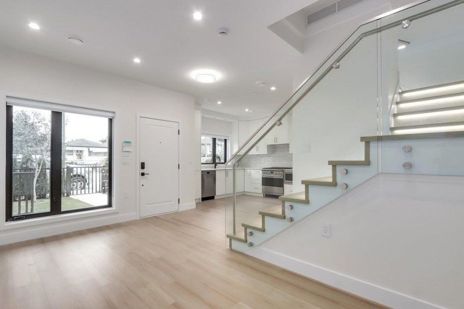 1 4257 Knight Street Vancouver, BC - 5