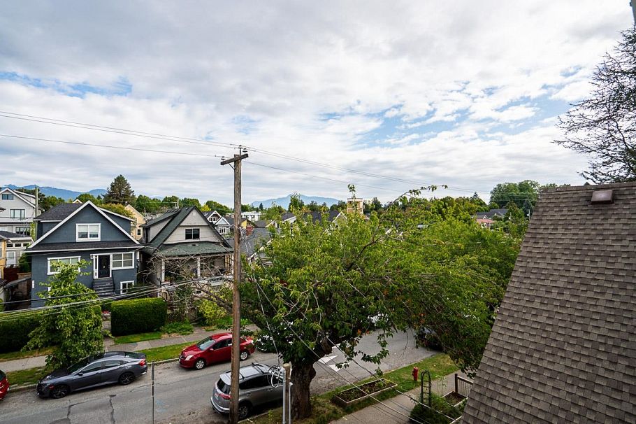 1 1816 E 3rd Avenue Vancouver, BC - 10