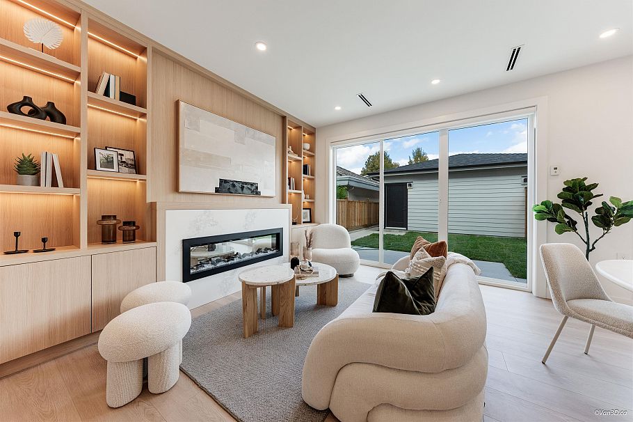 2 3121 E 46th Avenue Vancouver, BC - 1