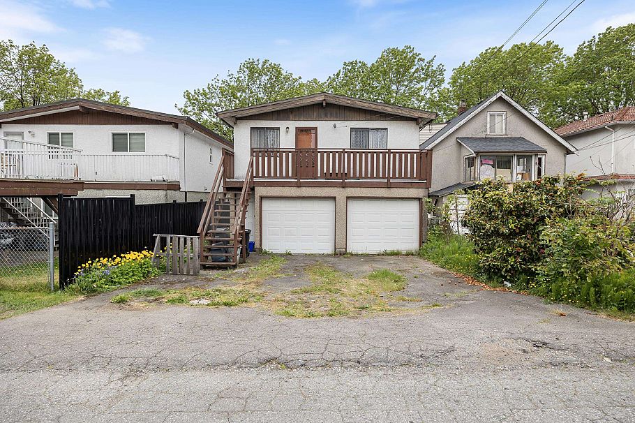 6966 Beatrice Street Vancouver, BC - 2