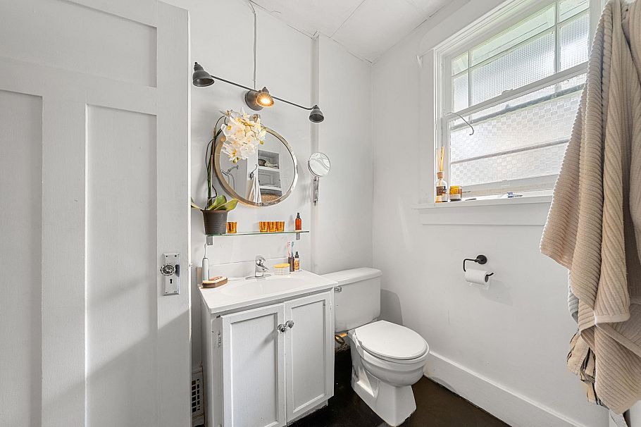 2027 W 44th Avenue Vancouver, BC - 13