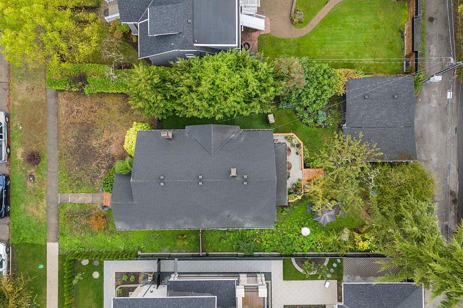 2027 W 44th Avenue Vancouver, BC - 3