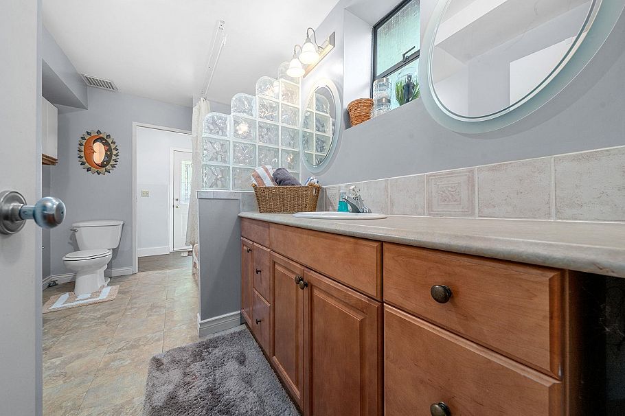 871 Fairway Drive North Vancouver, BC - 19