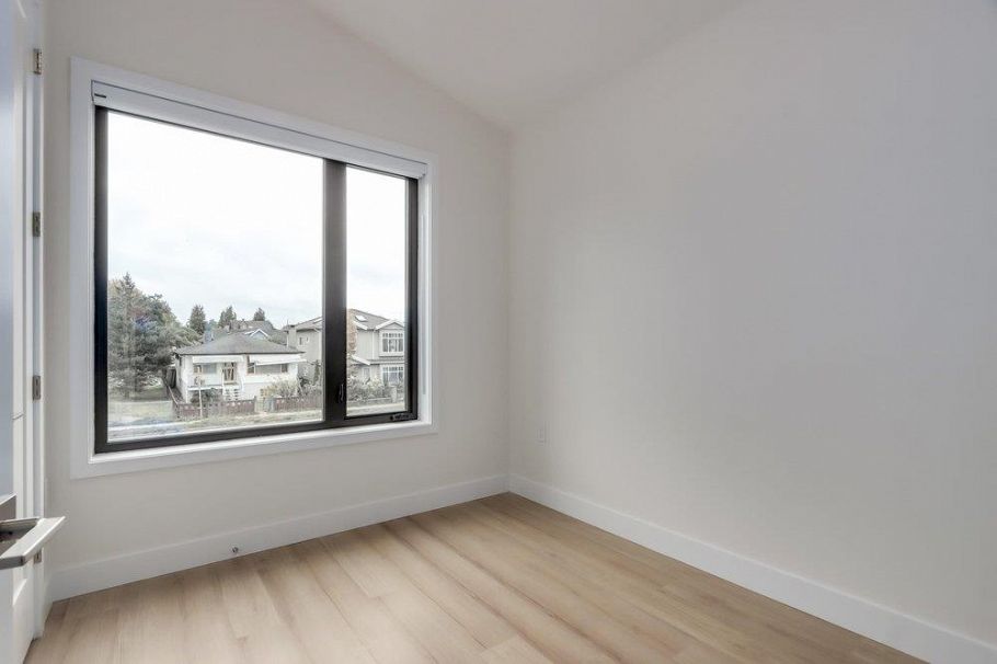 1 4257 Knight Street Vancouver, BC - 11