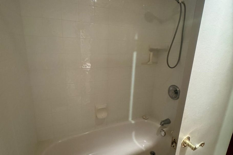 962 Whitchurch Street North Vancouver, BC - 27