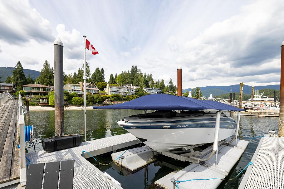 4625 Strathcona Road North Vancouver, BC - 15