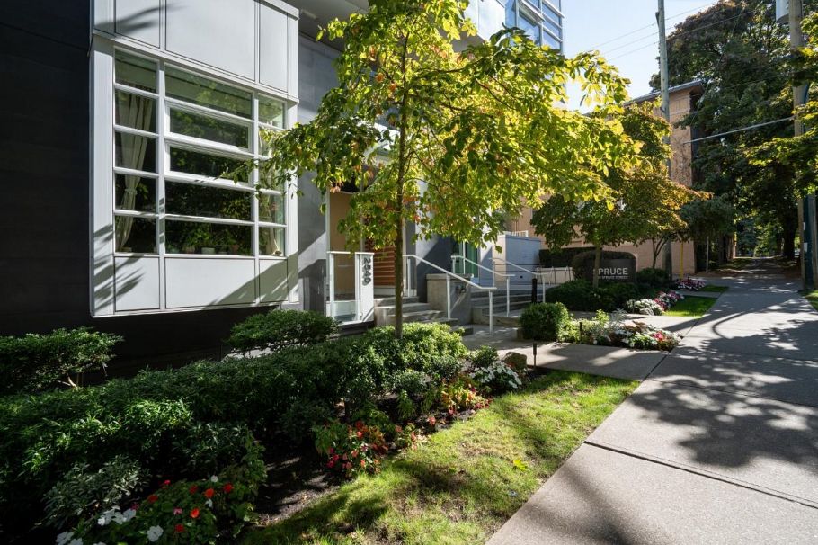 2540 Spruce Street Vancouver, BC - 2