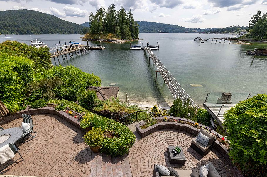 4625 Strathcona Road North Vancouver, BC - 9