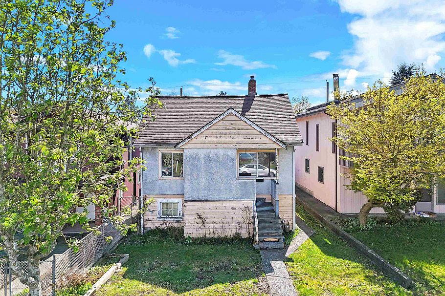 3318 William Street Vancouver, BC - 1