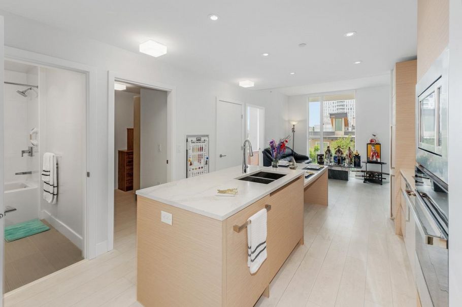 701 3538 Sawmill Crescent Vancouver, BC - 4