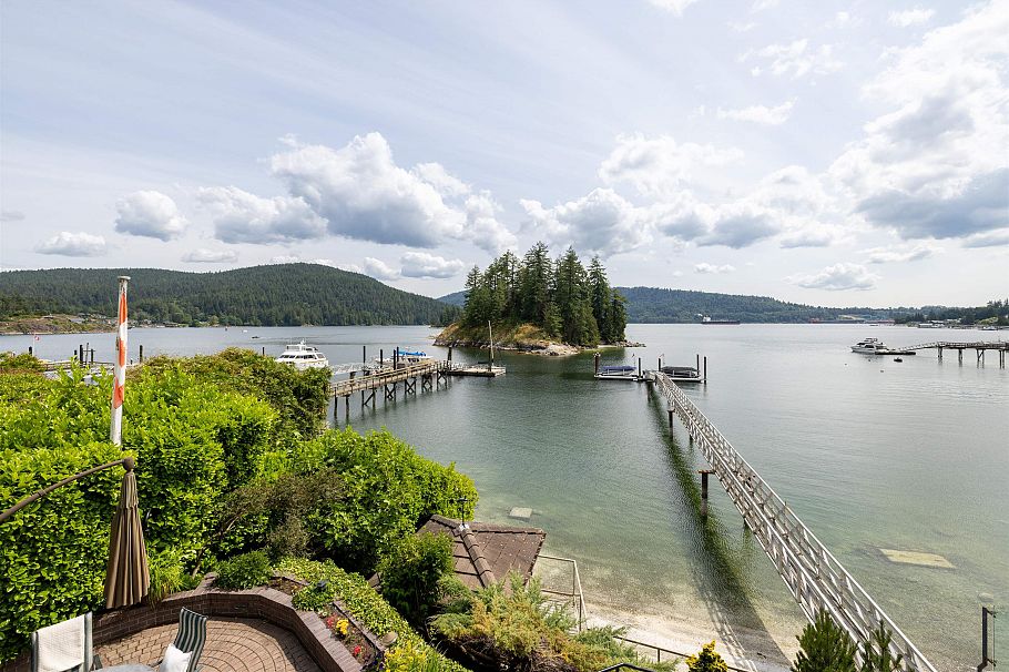 4625 Strathcona Road North Vancouver, BC - 14