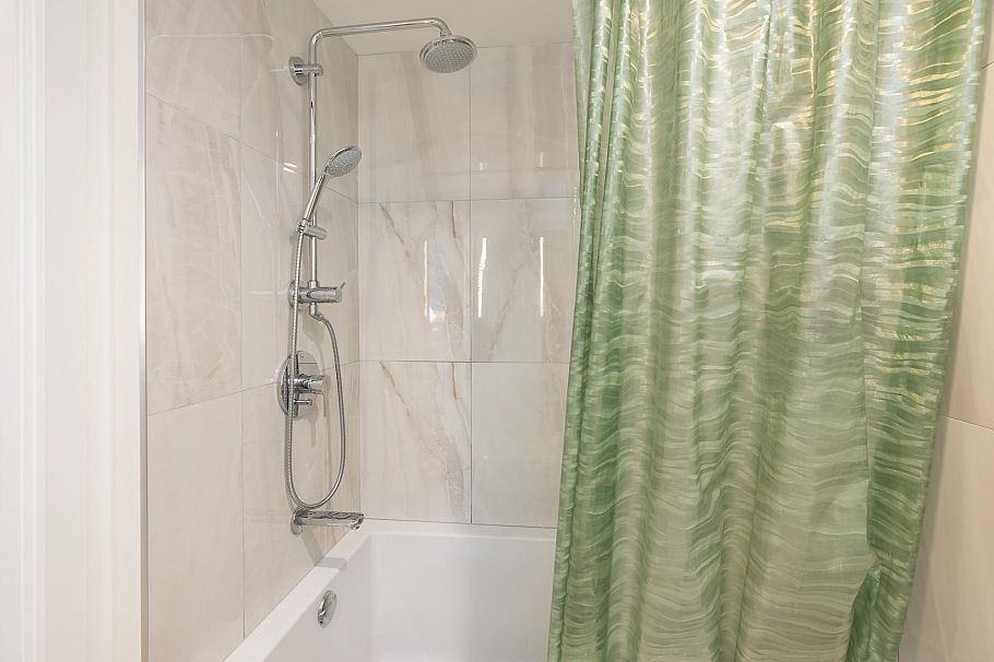 1705 1401 Hunter Street North Vancouver, BC - 26