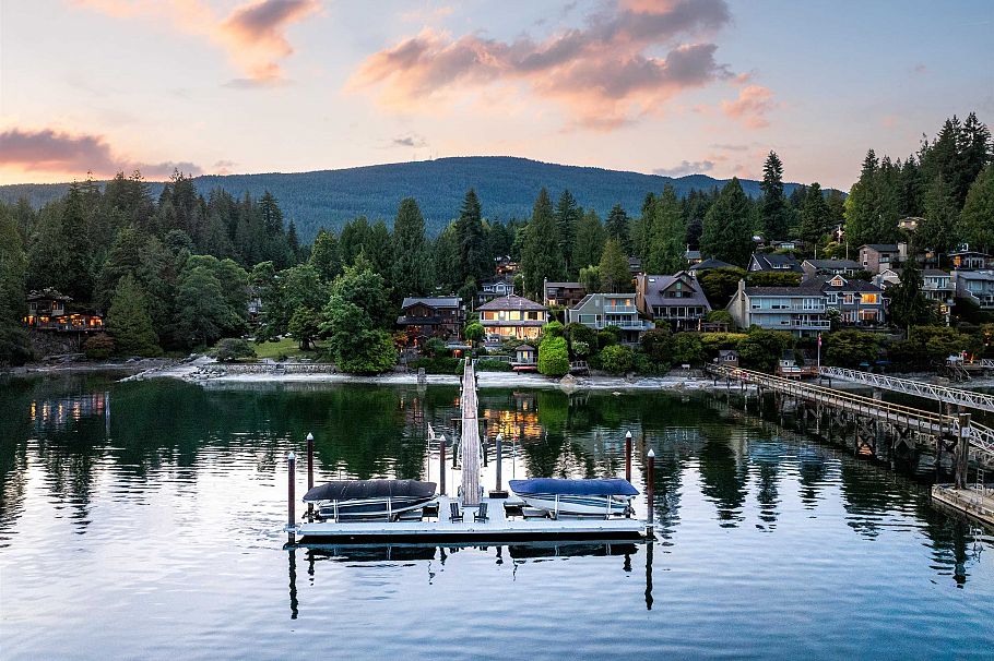 4625 Strathcona Road North Vancouver, BC - 3