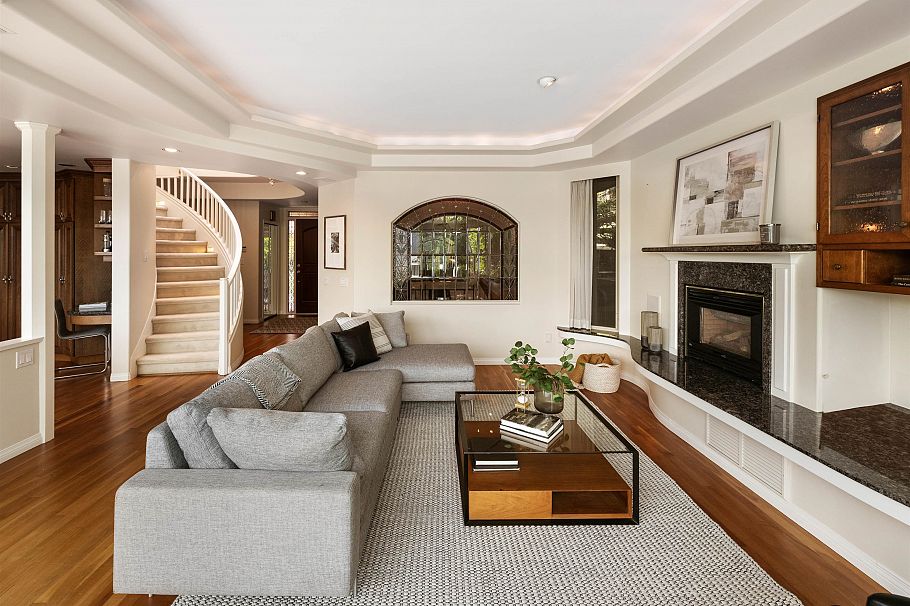 4625 Strathcona Road North Vancouver, BC - 26