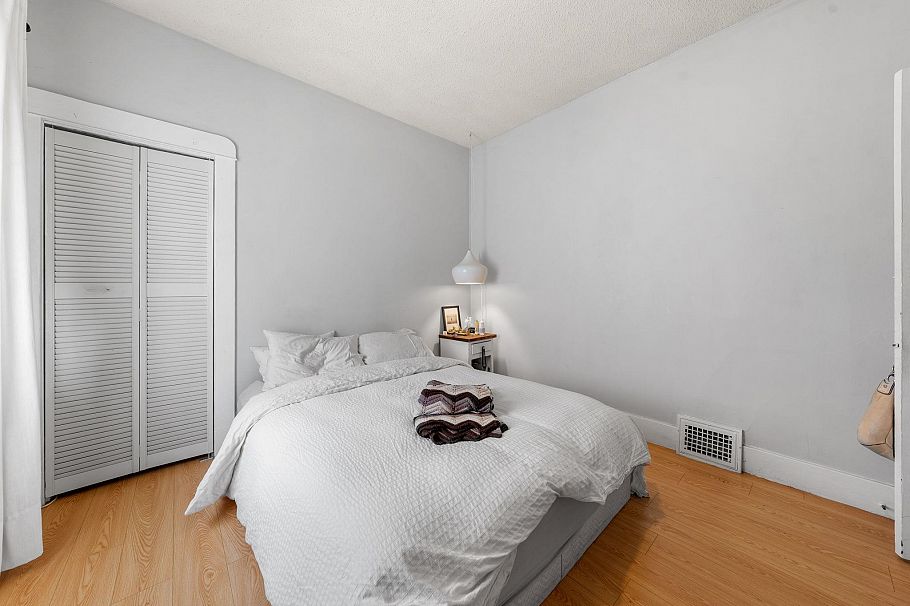 2027 W 44th Avenue Vancouver, BC - 12