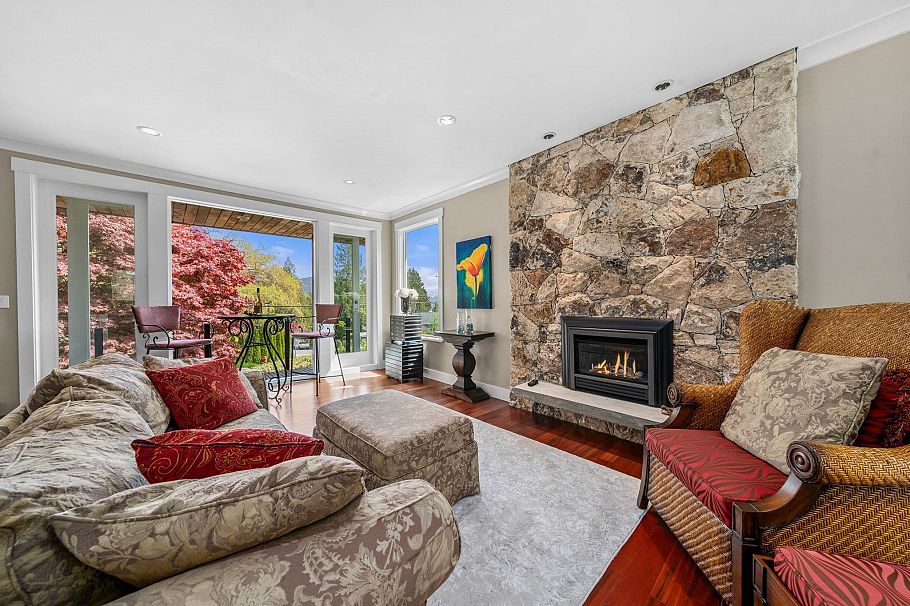 871 Fairway Drive North Vancouver, BC - 10