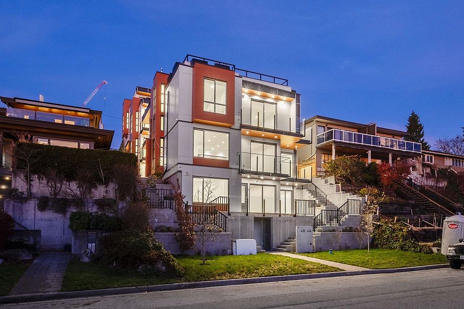 2 432 E 1st Street North Vancouver, BC - 2