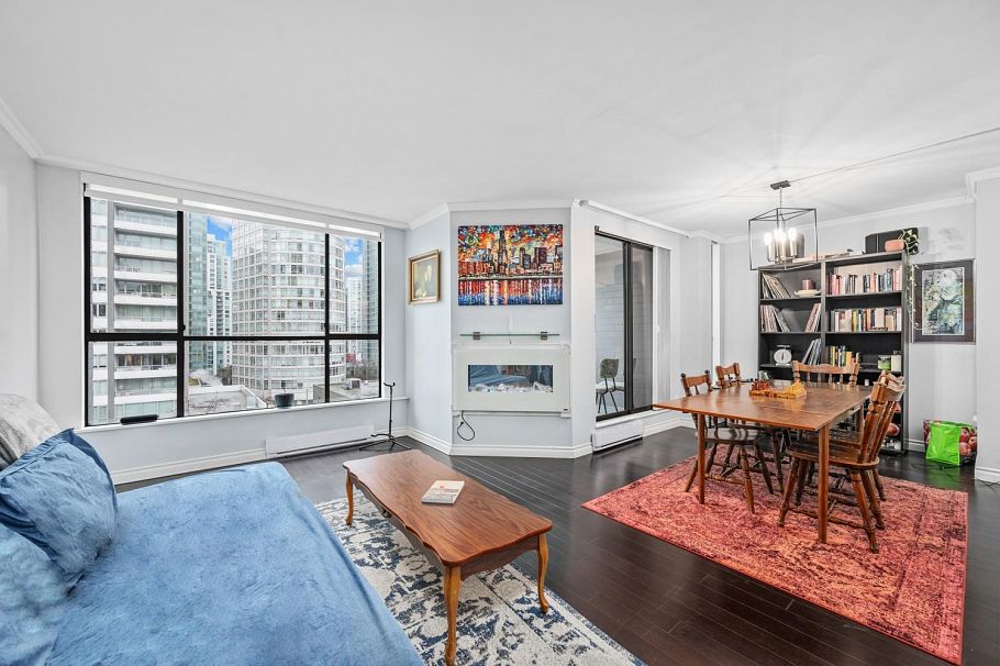 602 1270 Robson Street Vancouver, BC - 3