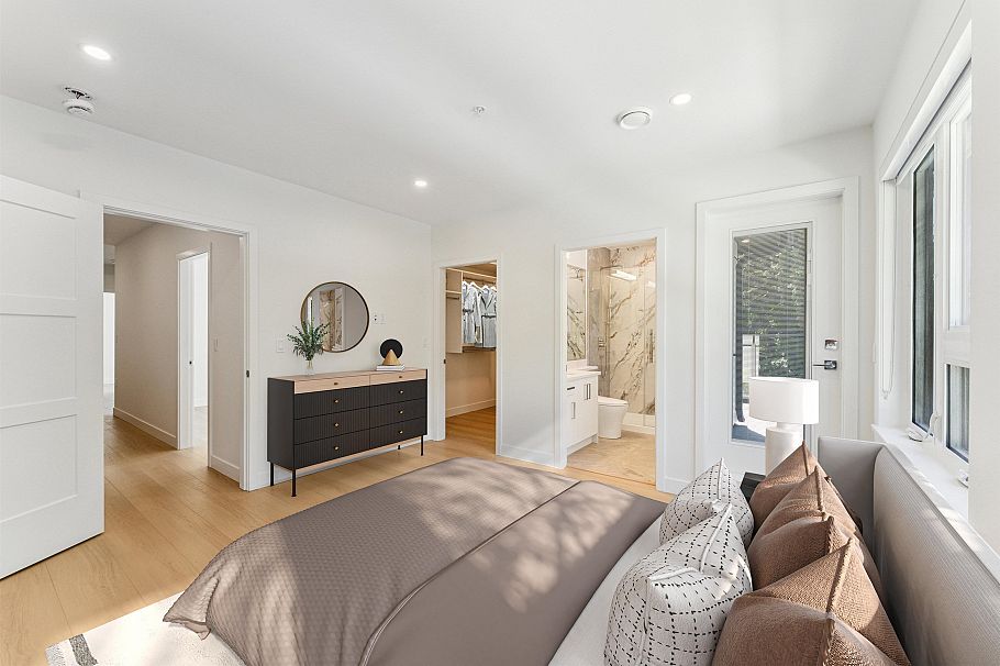 844 St. Denis Avenue North Vancouver, BC - 10