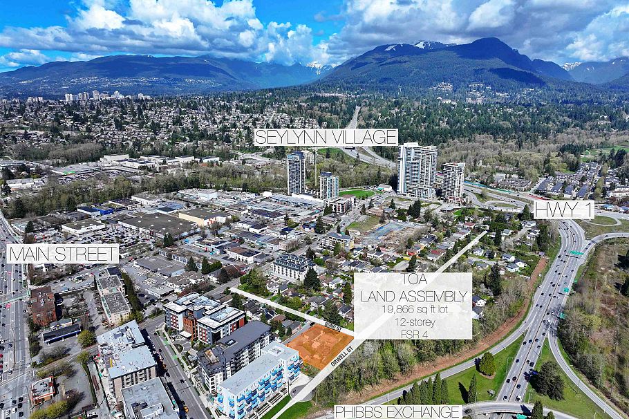 1591 Bond Street North Vancouver, BC - 2