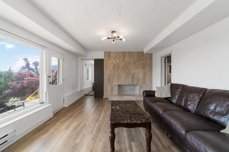 637 Alpine Court North Vancouver, BC - 24