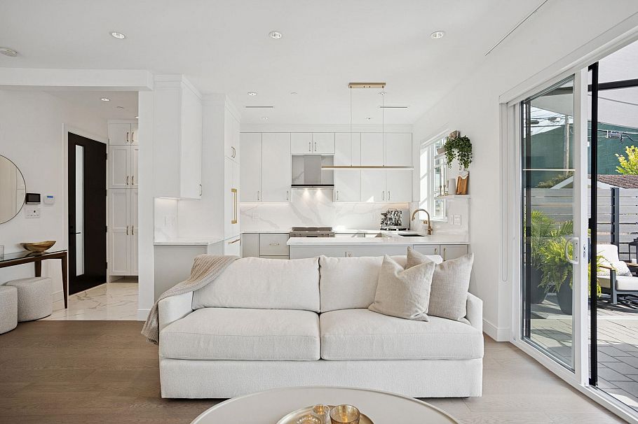 3634 W 29 Avenue Vancouver, BC - 10