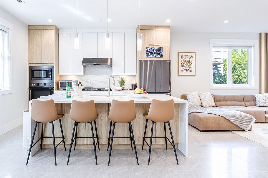 1470 W 57th Avenue Vancouver, BC - 2