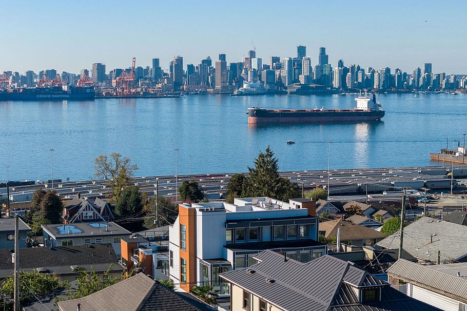 2 432 E 1st Street North Vancouver, BC - 38