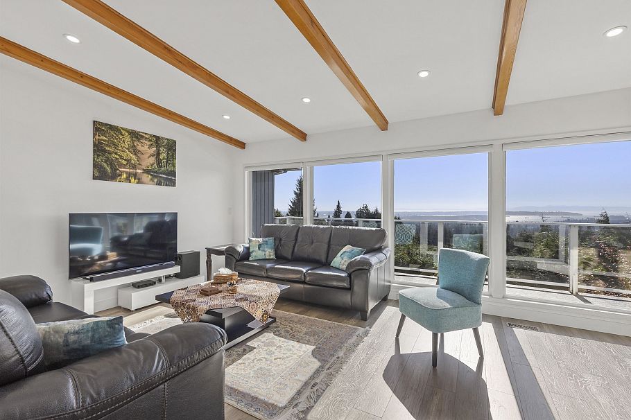 637 Alpine Court North Vancouver, BC - 8