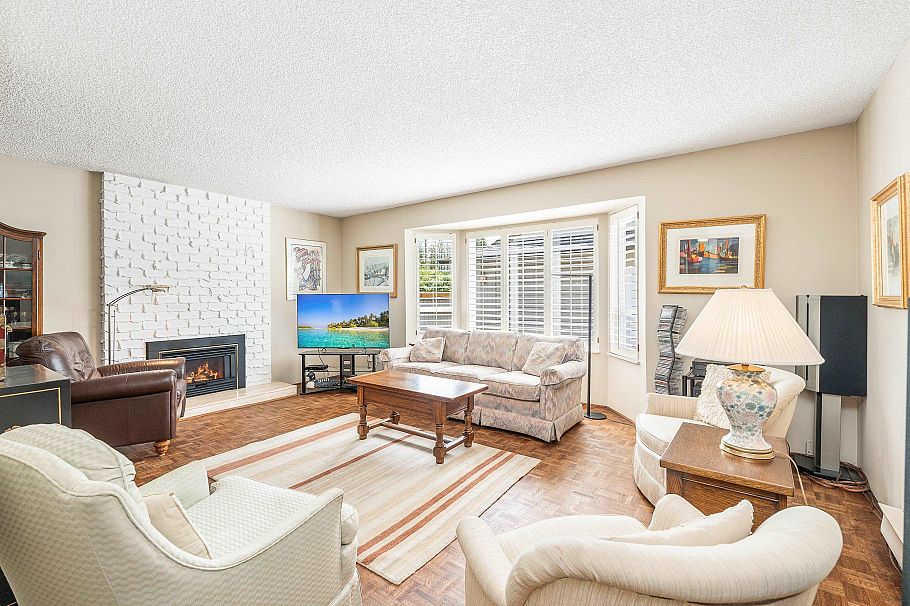 3782 Mt Seymour Parkway North Vancouver, BC - 3