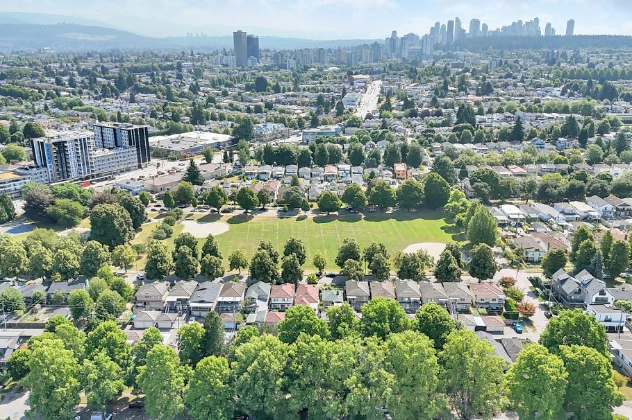 5338 Chambers Street Vancouver, BC - 12