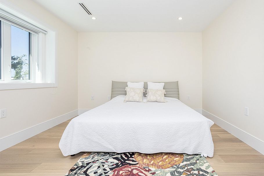 1470 W 57th Avenue Vancouver, BC - 15